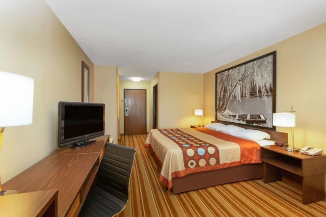 غرفة بسرير كينج، Super 8 By Wyndham Salina I-70 4/10