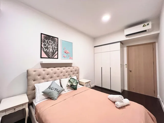 شقة بسرير كينج وسرير كوين بغرفتي نوم، Spacious Saigon 1/3