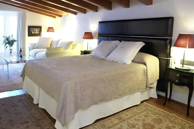 جناح جونيور بجاكوزي بحوض استحمام، Mirador de Dalt Vila Relais Chateaux 7/10