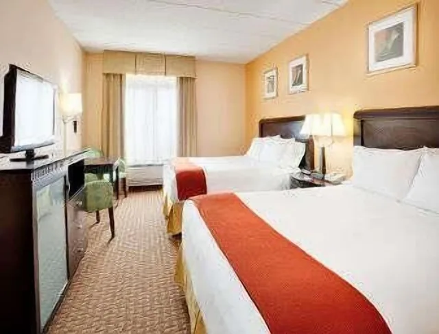غرفة بسريرين كوين، Baymont By Wyndham East Windsor Bradley Airport 1/4
