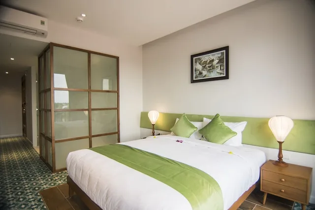 غرفة عائلية بسرير كينج مع أريكة، Vinh Hung Old Town Hotel 2/4