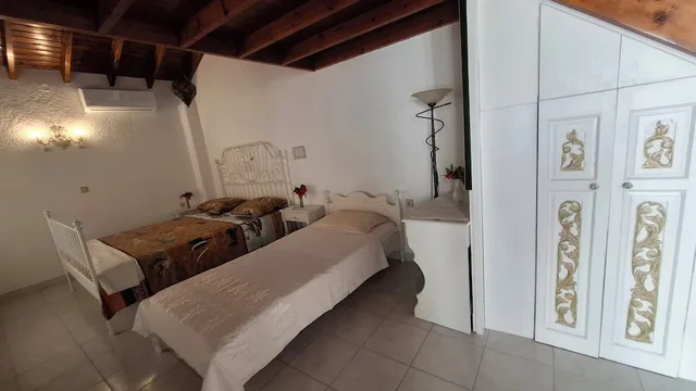 لوفت بستة أسرّة وسرير كوين وسرير مزدوج، Castellino Studios 1/3
