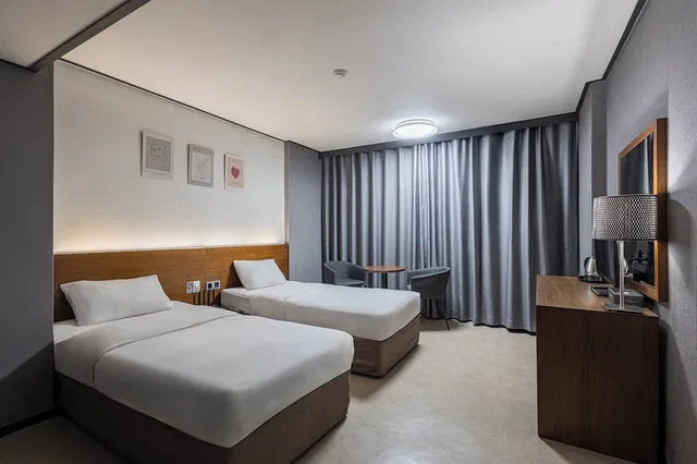 (AIR) Superior Twin، Insadong Crown Hotel 5/10