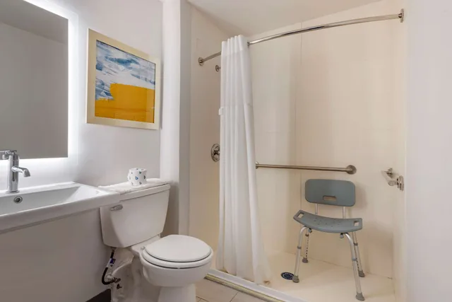 غرفة قياسية بسريرين كوين لذوي الإعاقة، Comfort Inn Philadelphia International Airport West 3/3