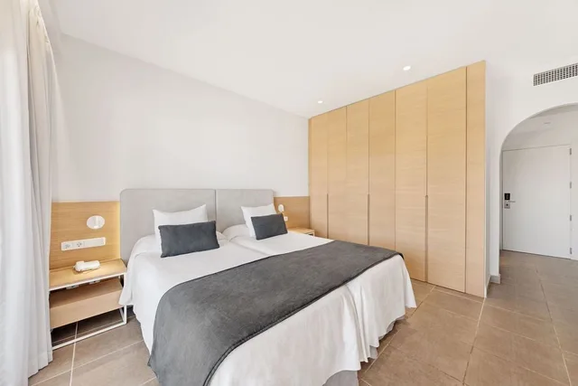 غرفة سوبيريور بسرير كوين بإطلالة على البحر بشرفة، HOTEL VILLA CHIQUITA 6/10