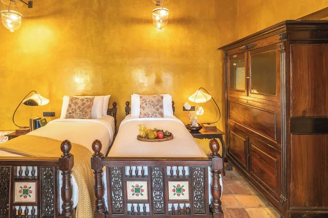 Deluxe, King Bed, Le Duplex 6/10