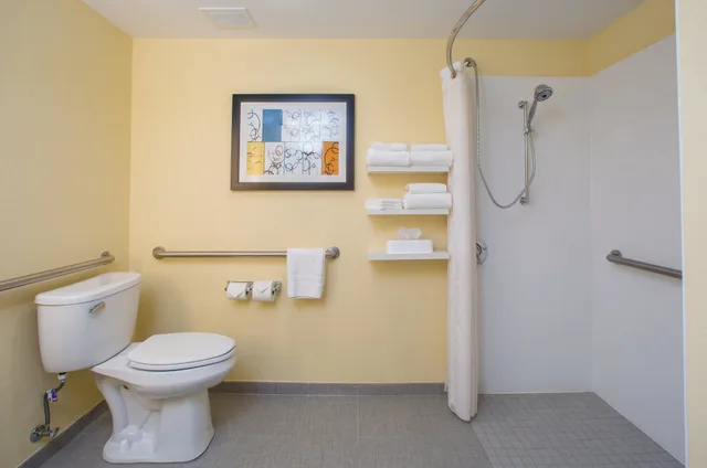 غرفة قياسية بسرير كينج لذوي الإعاقة، Best Western Plus North Shore Hotel 3/7