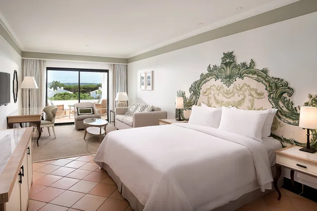 غرفة ديلوكس بسرير كوين بإطلالة على البحر بشرفة، Pine Cliffs Hotel A Luxury Collection Resort Algarve 3/10