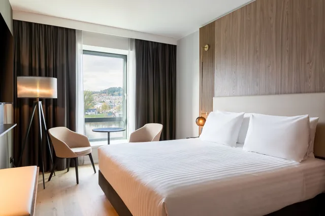 غرفة بسرير كينج، AC Hotel Inverness 2/10