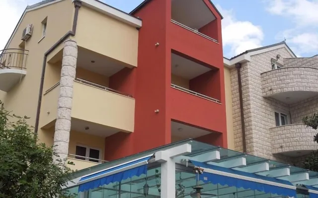 Hotel Aquamarin Budva، بودفا 2/50