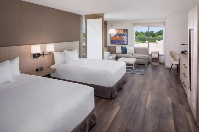 غرفة بسريرين كوين مع أريكة، Hyatt Place Mount Pleasant Towne Centre 1/3