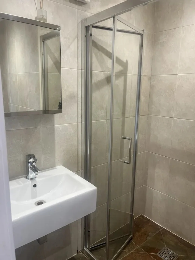 Standard, Double Bed, Kew Rooms 4/10