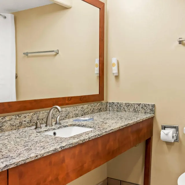 جناح، Comfort Inn Santa Fe South 7/7