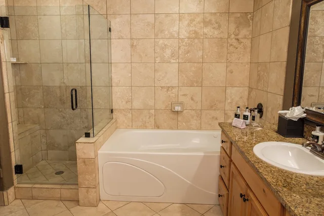 جناح بـ4 غرف نوم، Silverado Lodge 4/4
