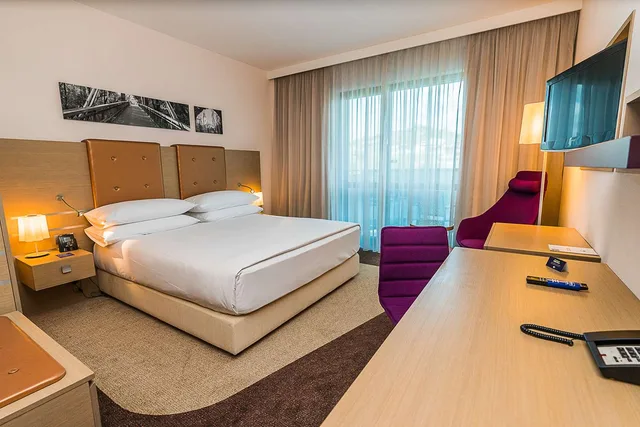 غرفة ديلوكس عائلية بشرفة، Doubletree By Hilton Oradea 2/5