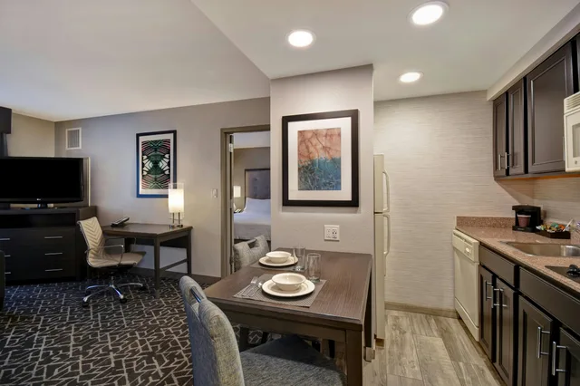 جناح بسرير كينج بغرفة نوم واحدة، Homewood Suites by Hilton Edgewater-NYC Area 3/3