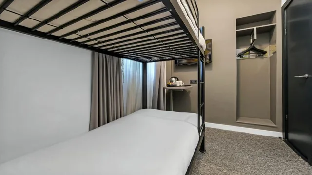 غرفة بسرير بطابقين، Heeton Concept Hotel - Kensington London 2/5