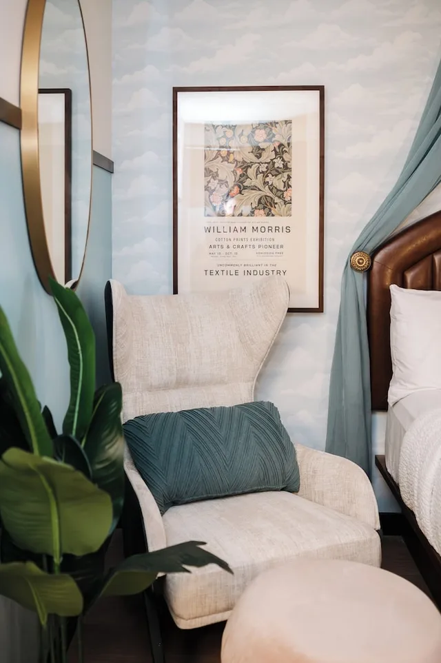 Madame, Classic, 2 Queen Beds، Tidewater Inn 3/5