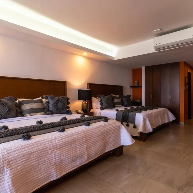 Grand, Pacific, Deluxe, Suite, King Bed, with View، Hotel Grand Paramar 4/5