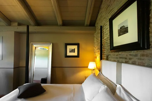 جناح، Relais Villa D'Amelia 1/3