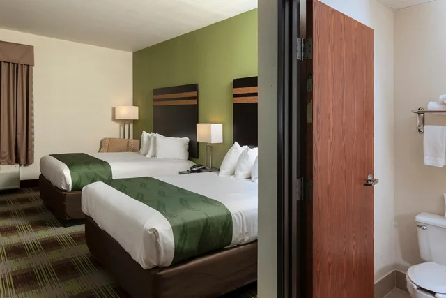 غرفة رباعية بسريرين كوين، Quality Inn & Suites Mount Vernon 1/1