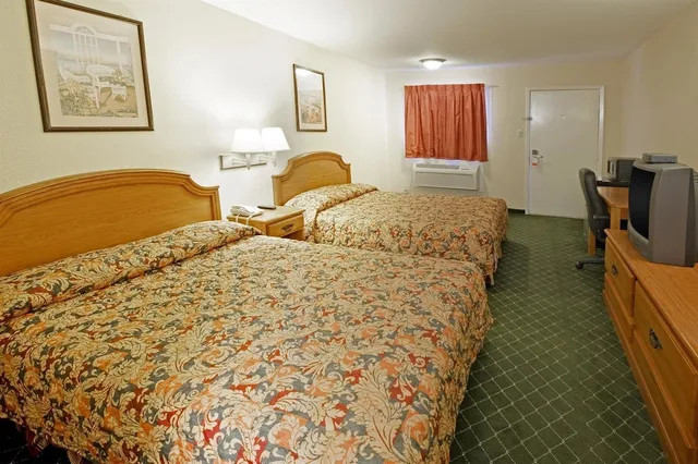 غرفة بسريرين كوين للمدخنين، Americas Best Value Inn Gainesville, TX 1/1