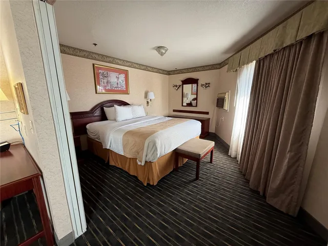Room, King Bed, Sofa, Living Area, Balcony, Large, SureStay by Best Western Sunnyvale Silicon Valley 1/2