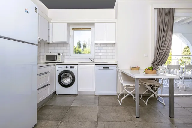 2 Bedrooms, Family, Apartment, Twin Beds, 2 Bathrooms, Sofa, Garden Area، Muskebi Apart 10/10
