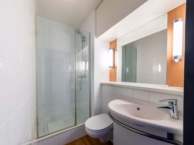 غرفة بسريرين منفصلين، B&B Hotel Duisburg Hbf-Nord 9/10