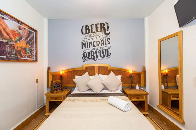 Private, Junior، Mala Vecindad Beer Hotel 1/10