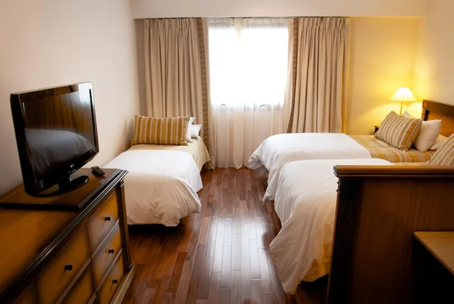 غرفة قياسية ثلاثية بحوض استحمام، ARGENTA TOWER HOTEL 1/4