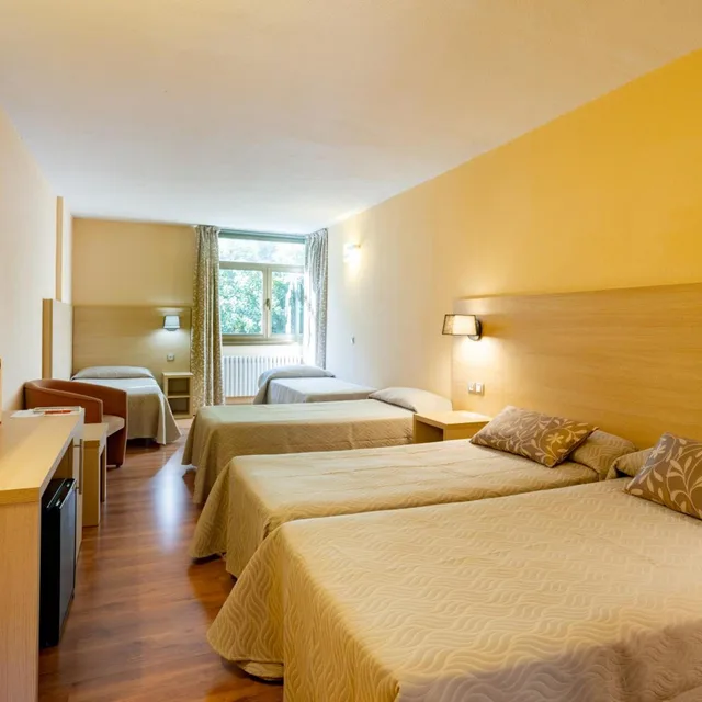 Quintuple 5، Panorama Hotel 2/10
