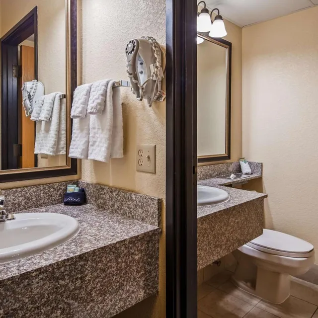 غرفة بسرير كوين، Best Western Center Pointe Inn 7/9