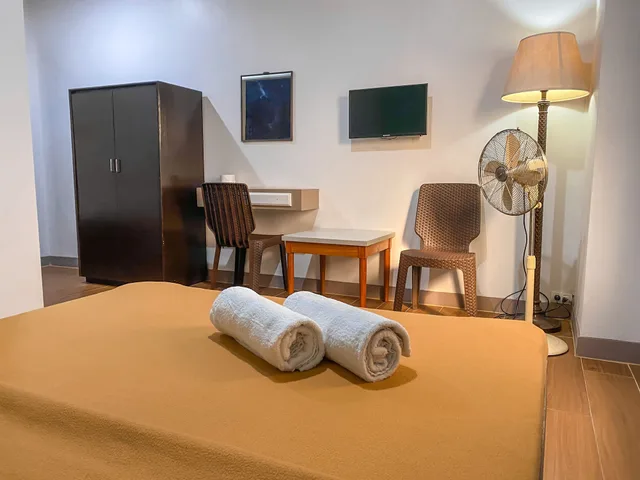 غرفة قياسية بسرير مزدوج، Metro Pines Inn 1/3
