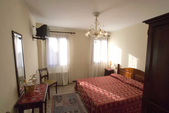 غرفة مزدوجة، Tivoli 2/7