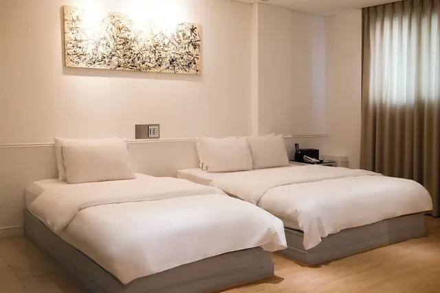 جناح ملكي بسرير فردي وسريرين كوين، Hotel Insomnia 4/13