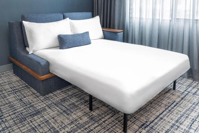 Room, 2 Queen Beds, Sofa, Courtyard By Marriott Palo Alto Los Altos 4/10