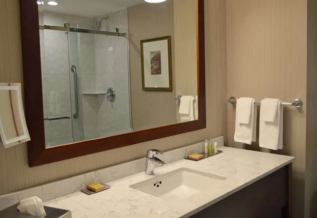 2 Rooms, Upper, Suite, 2 Queen Beds, River View، DoubleTree Fallsview Resort & Spa by Hilton - Niagara Falls 3/3