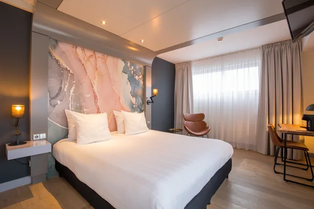 غرفة ديلوكس بسرير كينج، Leonardo Hotel Almere City Center 5/9