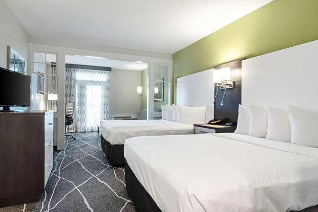 غرفة بسرير كوين، Clarion Inn Willow River 3/5