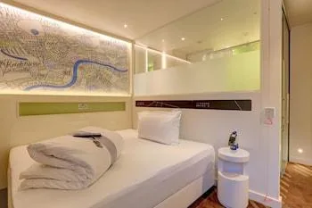 Universal, Accessible، Hub By Premier Inn London Goodge Street Hotel 1/1