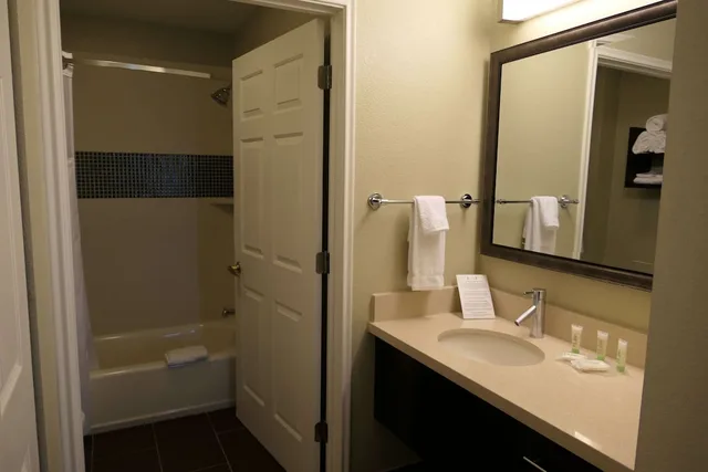 جناح بسرير كينج بغرفة نوم واحدة، Sonesta ES Suites Portland Vancouver 41st Street 6/7