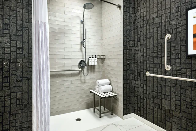 جناح جونيور بسرير كينج لذوي الإعاقة، The Slate Hotel Denver Downtown Tapestry By Hilton 9/10
