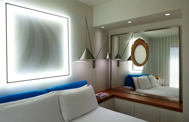 جناح استوديو، The Valorian Los Angeles, Curio Collection by Hilton 1/3