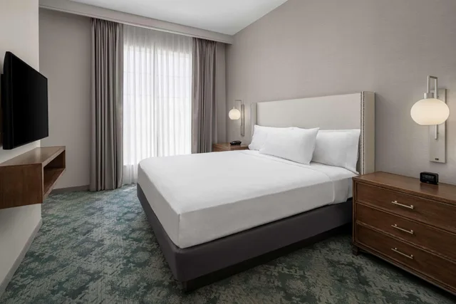 جناح بريميوم بسرير كينج بغرفتين، Embassy Suites by Hilton Charleston Harbor Mt. Pleasant 1/2