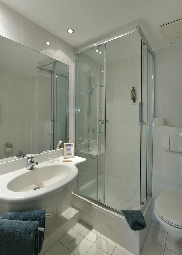 غرفة كومفورت بسريرين منفصلين مع أريكة، Hotel BIRGIT Berlin Mitte 3/7