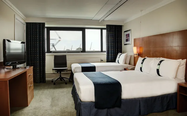 غرفة قياسية بسرير مزدوج لذوي الإعاقة، HOLIDAY INN CARDIFF CITY CENTRE 2/8