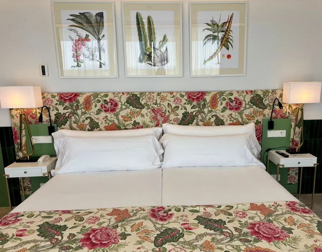 غرفة سوبيريور بإطلالة على المدينة بشرفة مفردة بسرير مزدوج، Ribera de Triana Hotel 5/10