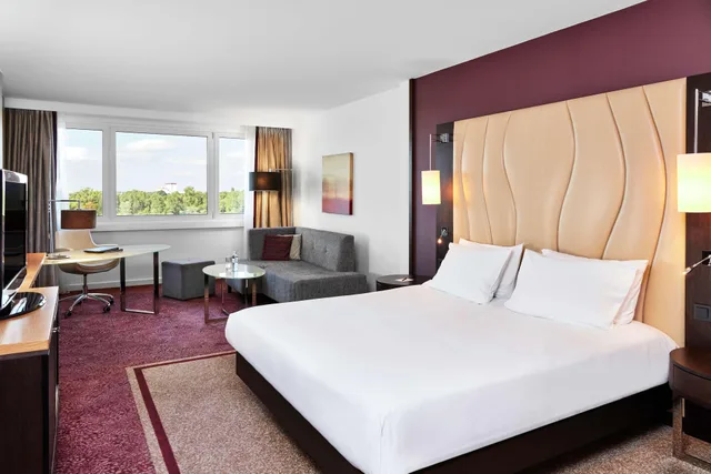 Room, King Bed, Water Front، Hilton Vienna Danube Waterfront 4/7