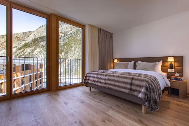 إقامة بسريرين كينج بإطلالة على الجبل بـ3 غرف نوم، Radisson Blu Hotel Reussen Andermatt 1/3